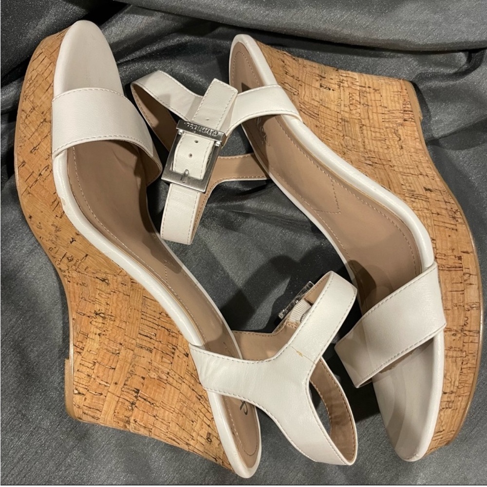 Charles by Charles David Wedge Sandals - Picture 4 of 7